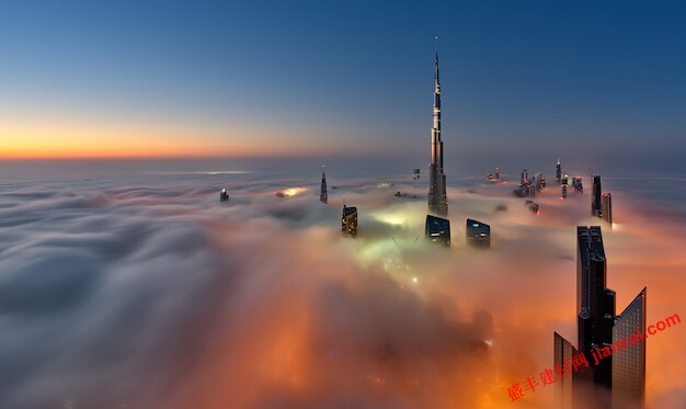 迪拜建筑之高可以俯视云